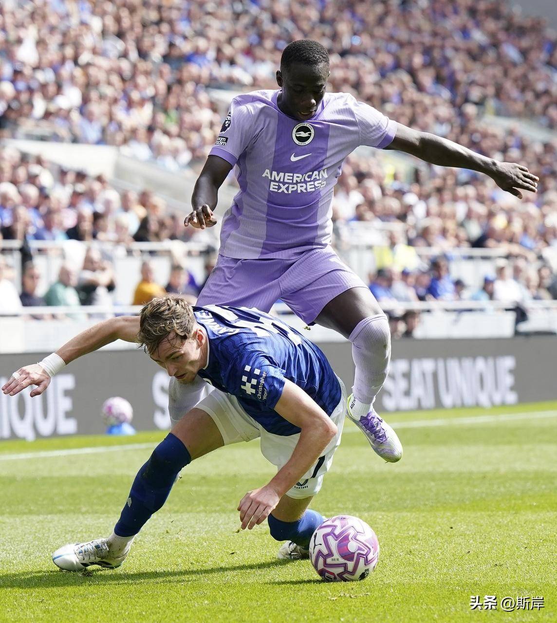 包含国际比赛日体能课后；布莱顿调整名单备战英超；气氛紧张；数据趋势出现新变化的词条