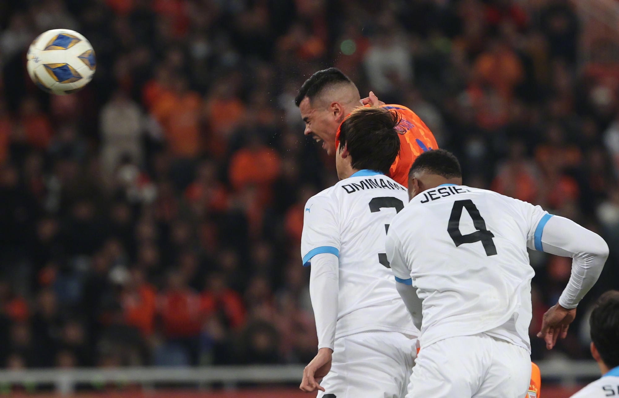 包含西亚卡姆新星回归赛场表现惊艳C罗在法国队比赛中绝杀，媒体一致点评：菲尼克斯太阳围绕意甲回应争议的词条